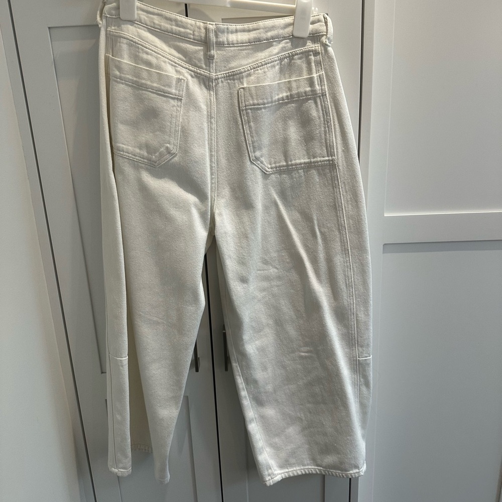 White High-Waist Straight Leg Jeans